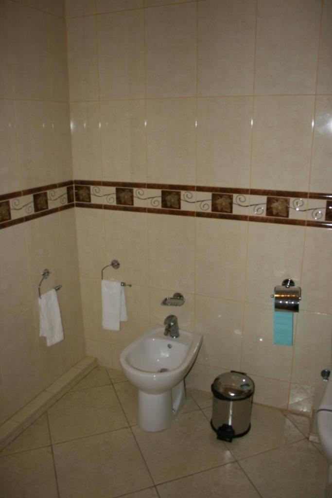 Prague Hotel Zaporizhia ภายนอก รูปภาพ